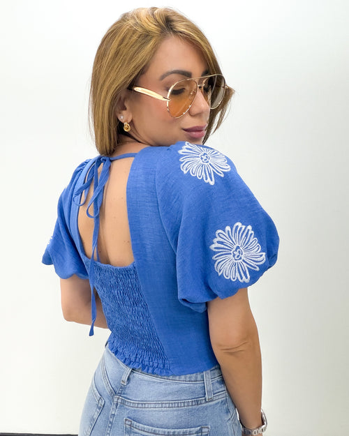 BUBBLE SLEEVE EMBROIDERED TOP