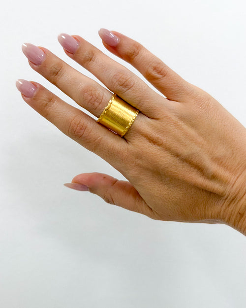 BOLD GOLD RING