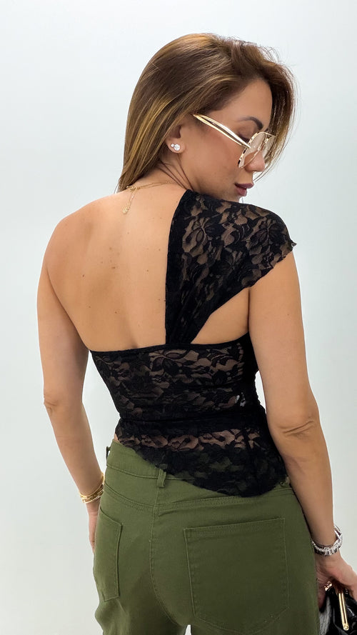 ASYMMETRIC LACE TOP
