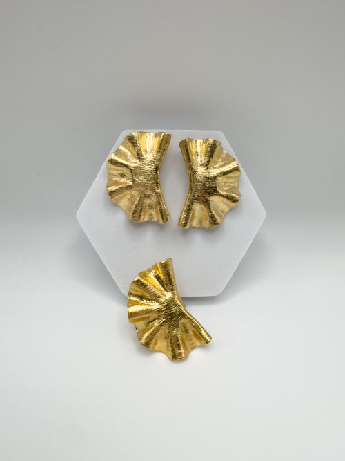 GOLD FAN EARRING