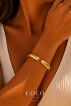 HINGED BANGLE BRACELET