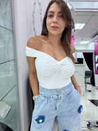 WHITE OFF SHOULDER TWIST TOP