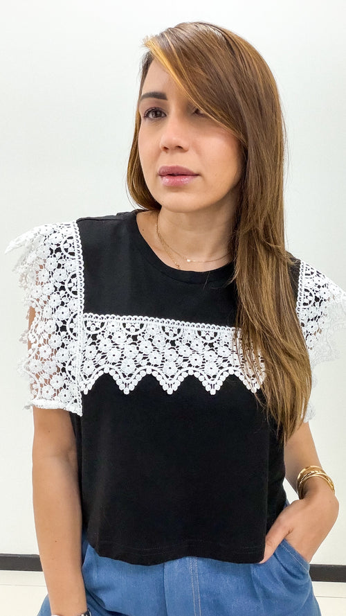BLACK-WHITE CROCHET DETAILS TOP
