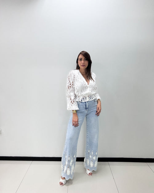 LT BLUE DETAILS JEANS