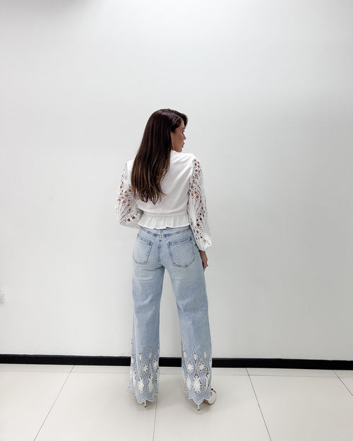 LT BLUE DETAILS JEANS