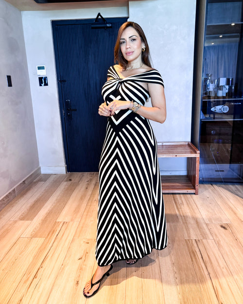 BLACK-WHITE STRIPED KNIT DRESS