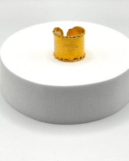 BOLD GOLD RING